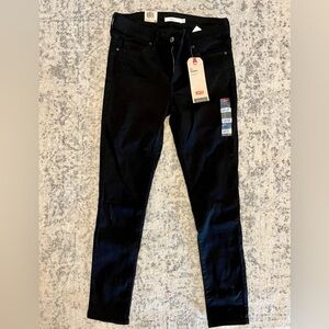 NWT Levi’s 711 skinny jeans black